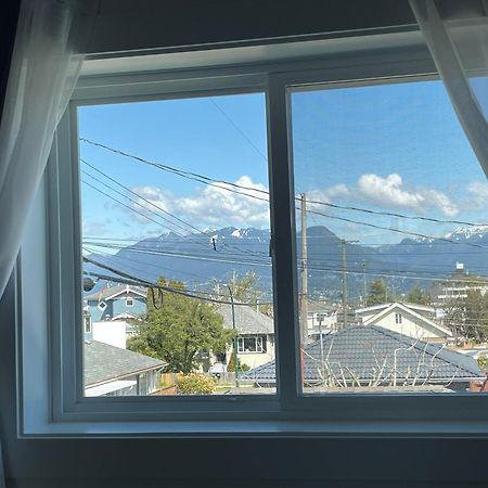Entire New Cozy And Modern 2-Storey House Vancouver Esterno foto