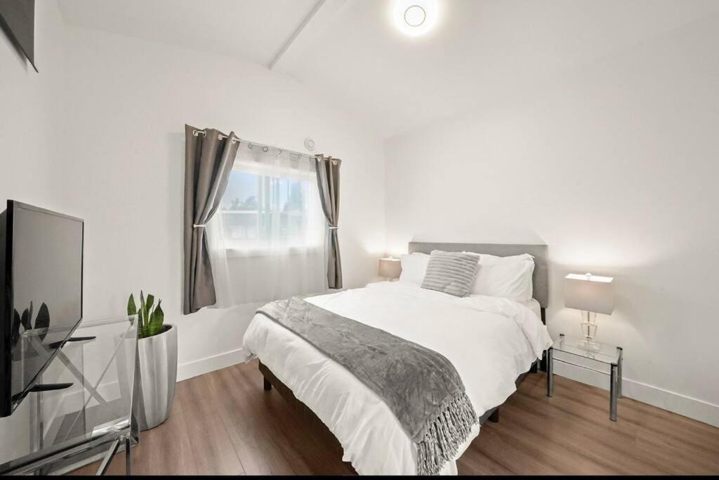 Entire New Cozy And Modern 2-Storey House Vancouver Esterno foto