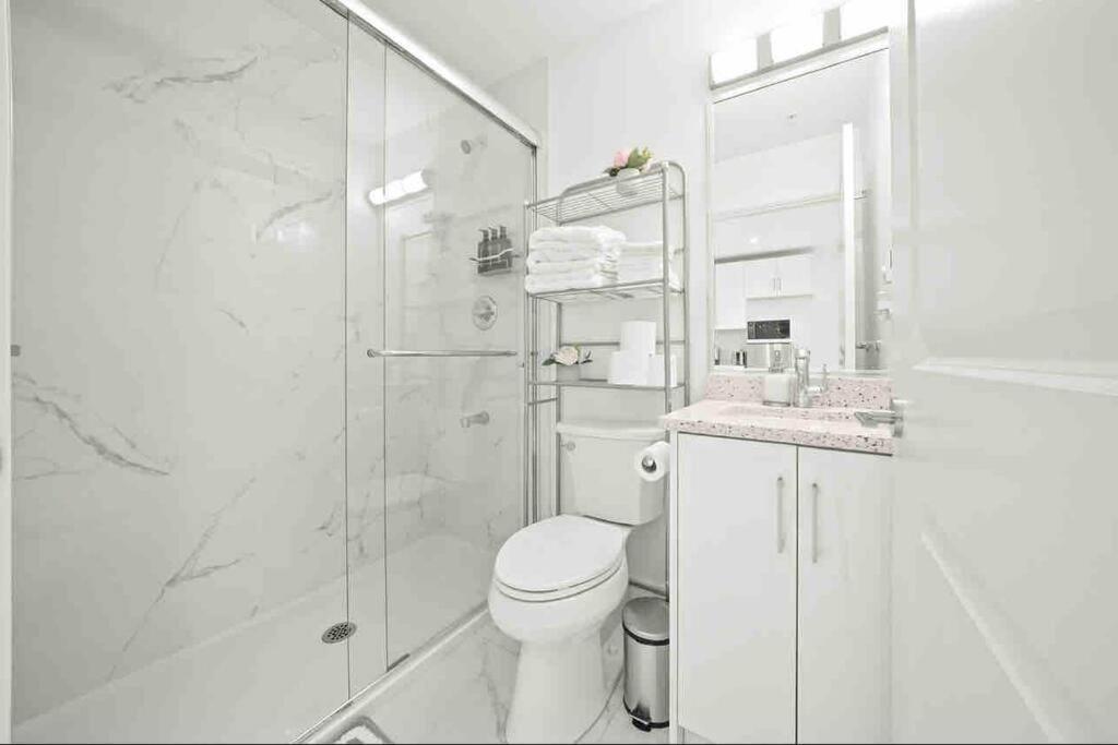 Entire New Cozy And Modern 2-Storey House Vancouver Esterno foto