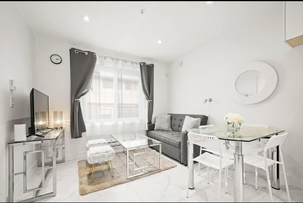 Entire New Cozy And Modern 2-Storey House Vancouver Esterno foto