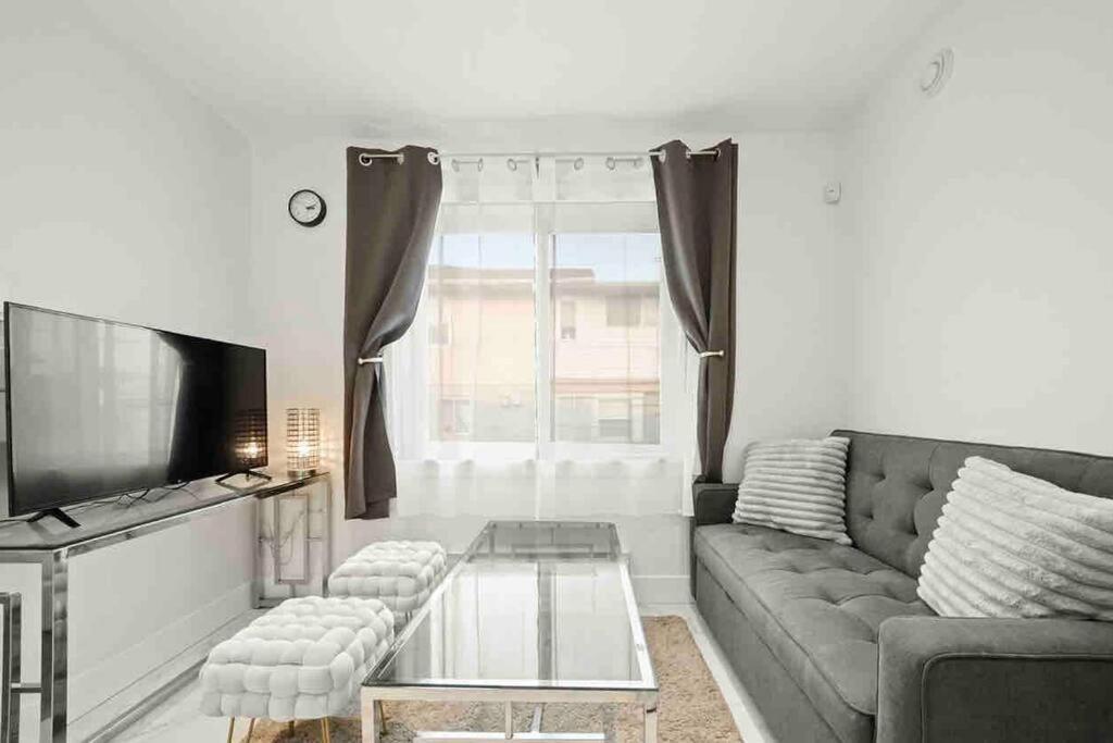 Entire New Cozy And Modern 2-Storey House Vancouver Esterno foto