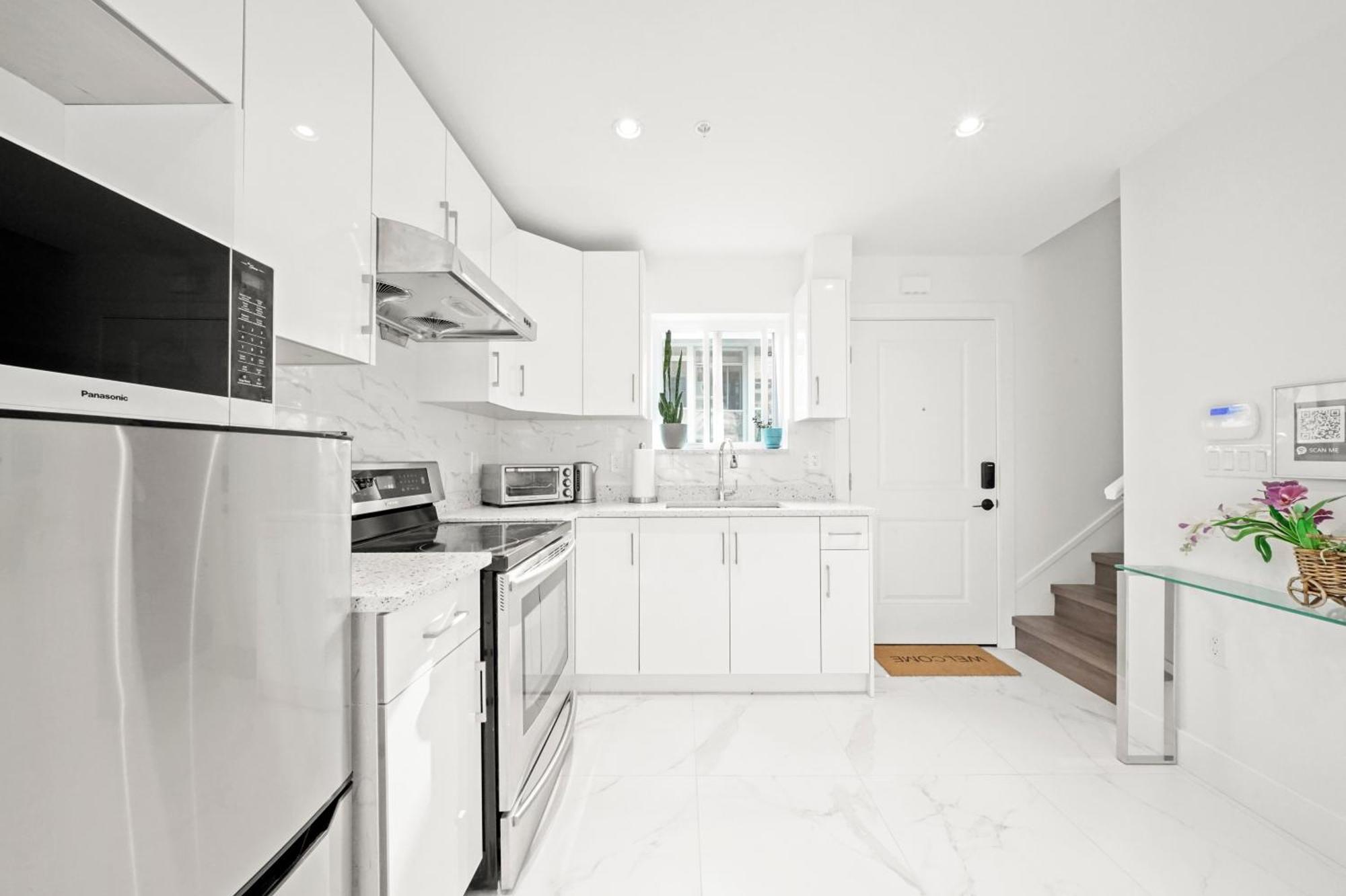 Entire New Cozy And Modern 2-Storey House Vancouver Esterno foto